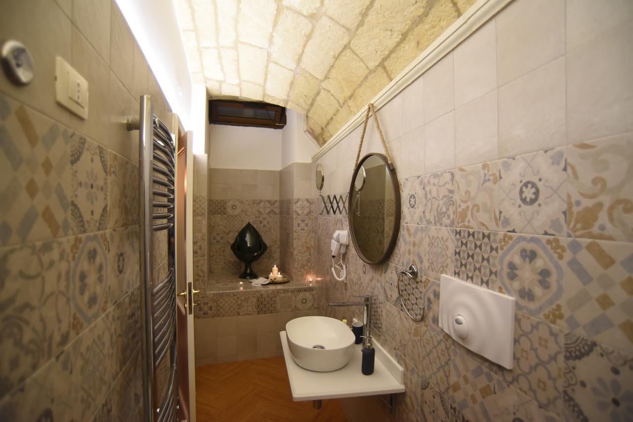 Cadelli Luxury Suite & Apartments Lecce Exterior foto